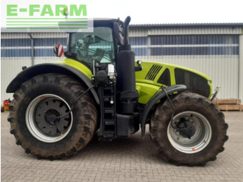Tractor agricol CLAAS Axion 950