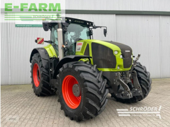 Tractor agricol CLAAS Axion 950