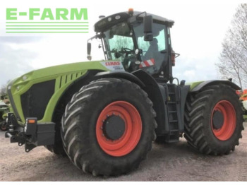 Tractor agricol CLAAS Xerion