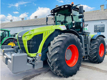 Tractor agricol CLAAS Xerion 4000