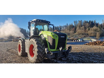 Tractor agricol CLAAS Xerion