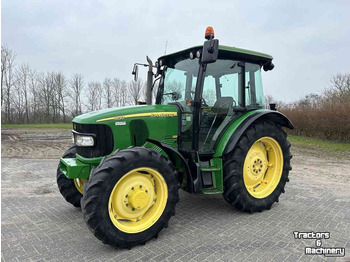 Tractor agricol JOHN DEERE 8200