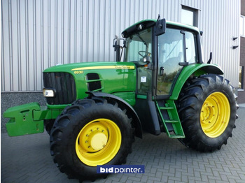 Tractor agricol JOHN DEERE 6930