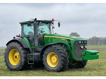 Tractor agricol JOHN DEERE 8330