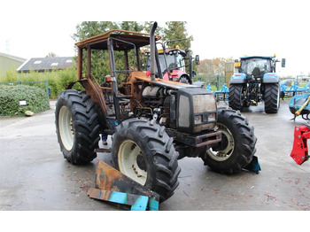 Tractor agricol VALTRA 900