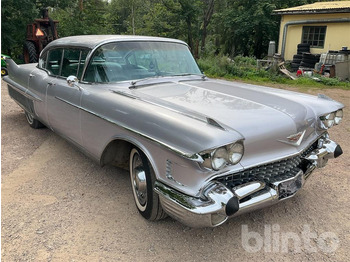  CADILLAC FLEETWOOD - Automobil