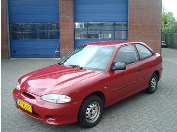 Hyundai EXCEL 1.3i - Automobil