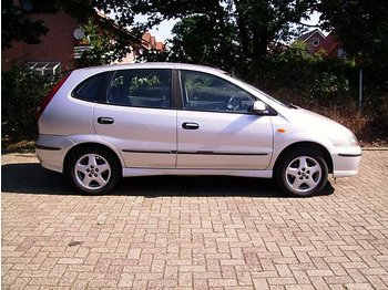 NISSAN Almera Tino - Automobil