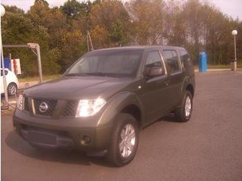 NISSAN PATHFINDER DCI - Automobil