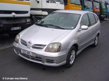 Nissan Almera Tino - Automobil