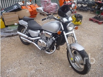 Honda VF750C MAGNA - Motocicletă