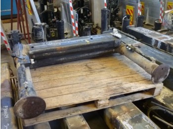 PM Cañas y gatos grúa PM - Ataşament