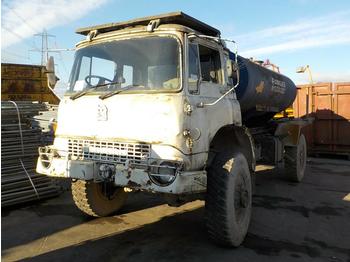 Camion cisternă pentru transport de combustibili Bedford 4WD Fuel Tanker: Foto 1