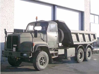 SAURER D330 - Camion basculantă