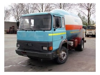 Iveco 145 17R - Camion cisternă