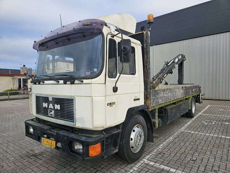 Camion cu macara MAN 14 323 with HIAB 090 RW
