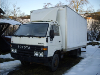 Toyota Dyna - Camion furgon