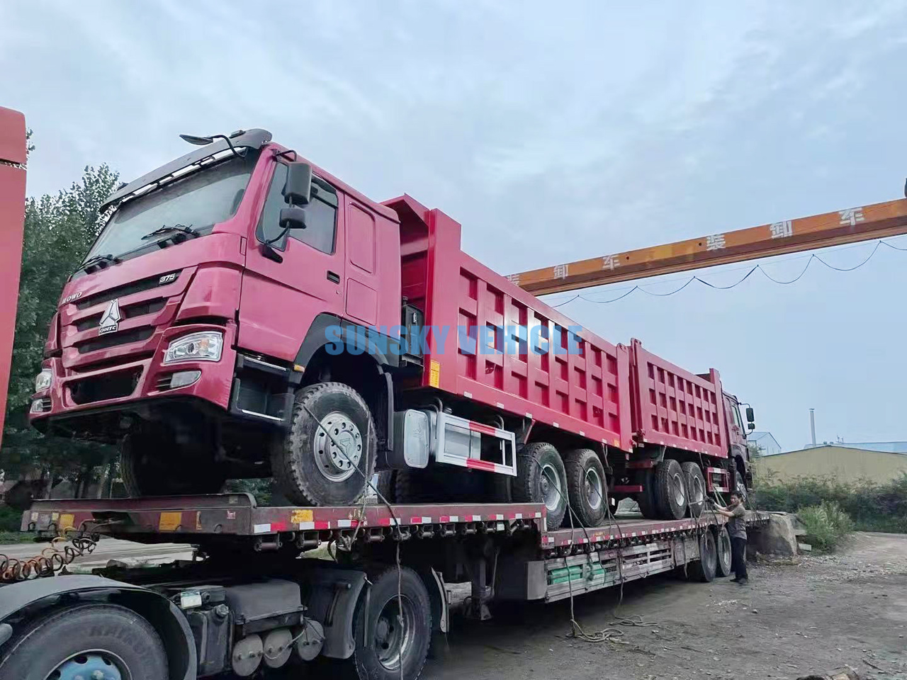Camion basculantă pentru transport de materialelor în vrac HOWO 6X4 400/430HP Tipper Truck: Foto 10