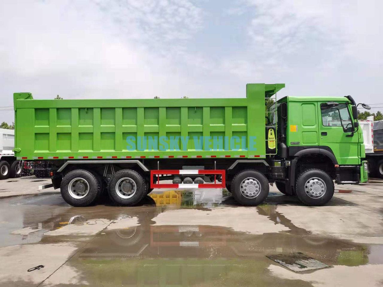 Camion basculantă pentru transport de materialelor în vrac nou HOWO Brand New 8X4 400HP Tipper Truck: Foto 8