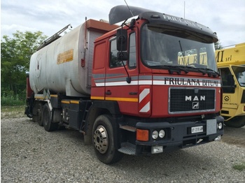 Camion cisternă pentru transport de bitum MAN 24.332: Foto 1