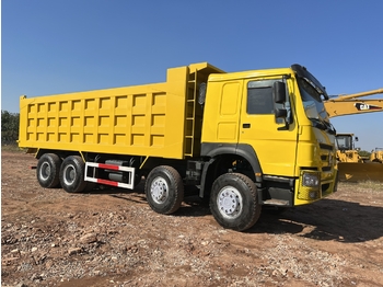 Camion basculantă pentru transport de furaje SINOTRUK HOWO 371 Dump Truck 8x4: Foto 1