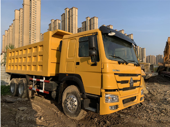 Camion basculantă pentru transport de utilaje grele SINOTRUK Howo 371 Dump truck 6x4: Foto 1