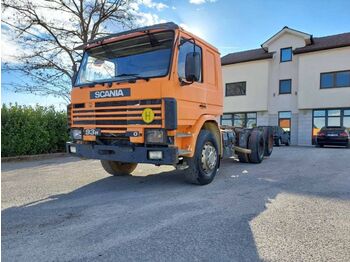 Camion şasiu Scania 93H 220 6x2 chassis - 10 tyres: Foto 1