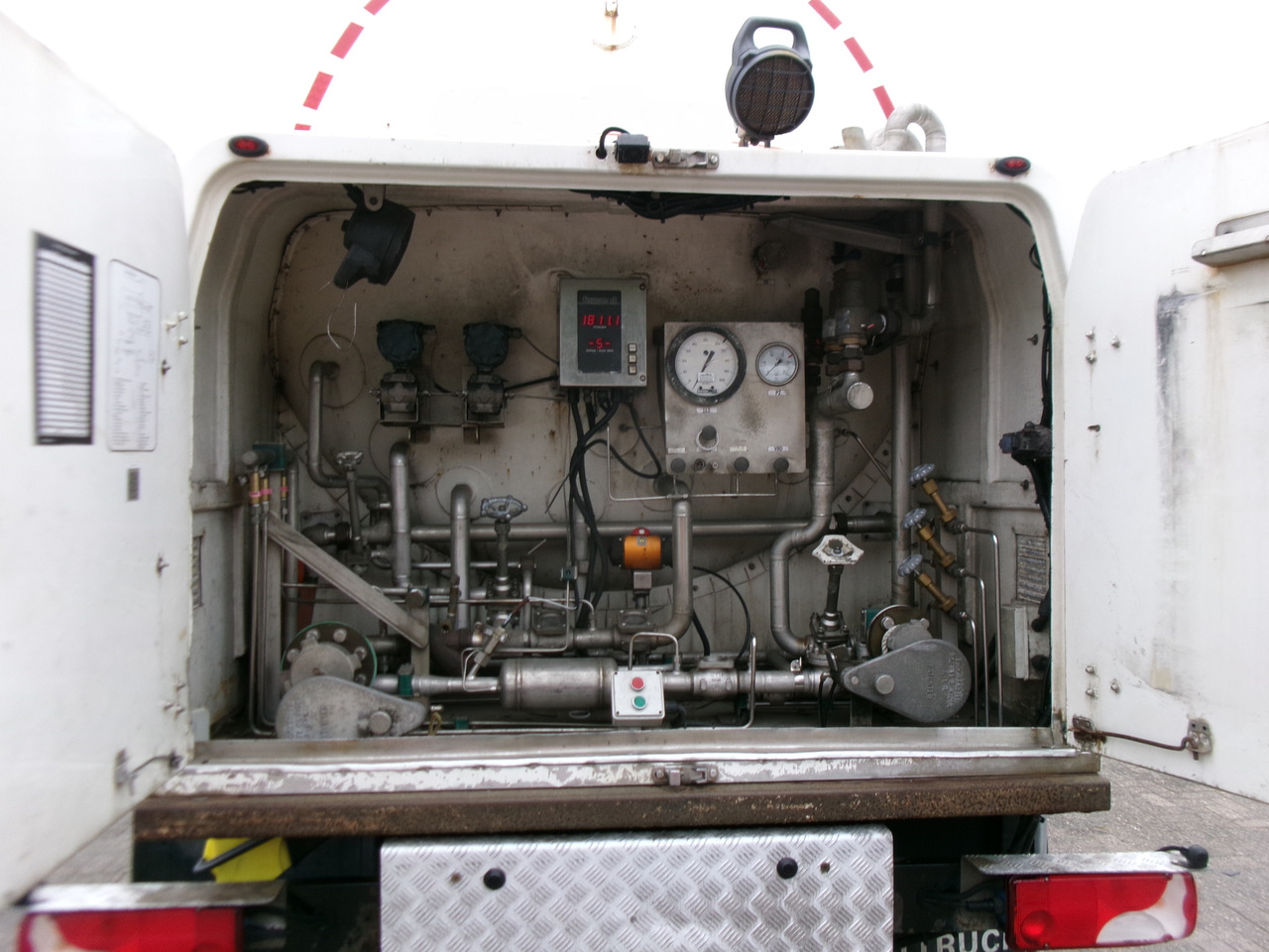 Camion cisternă pentru transport de gazelor Scania P320 6X2 RHD Argon gas tank 9.4 m3: Foto 5