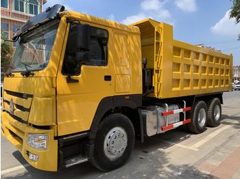 Camion basculantă pentru transport de produse chimice Sinotruk Dump truck: Foto 1