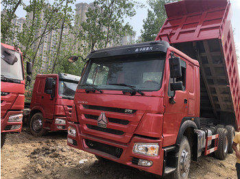 Camion basculantă pentru transport de ciment Sinotruk Howo Dump truck: Foto 1