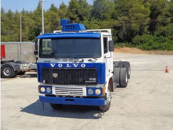 Camion şasiu Volvo F12 (6X2): Foto 3