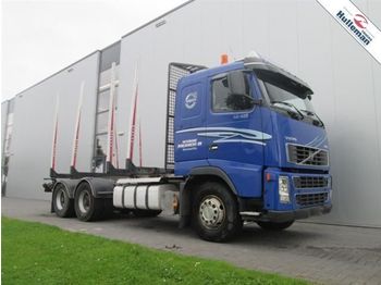 Camion pentru transport de lemne Volvo FH16.610 6X4 MANUAL HUBREDUCTION EURO 3: Foto 1