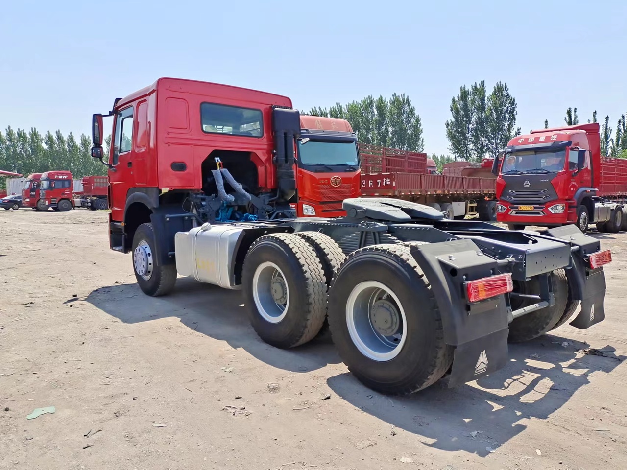 Leasing de SINOTRUK Howo tractor unit 420 SINOTRUK Howo tractor unit 420: Foto 2