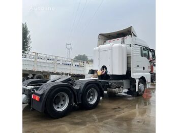 Cap tractor SINOTRUK Sitrak 6x4 drive 10 wheels truck head LNG powered: Foto 3
