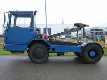Sisu 4x4 terminal tractor zugmachine - Cap tractor