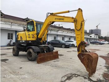 Excavator pe roţi HYUNDAI