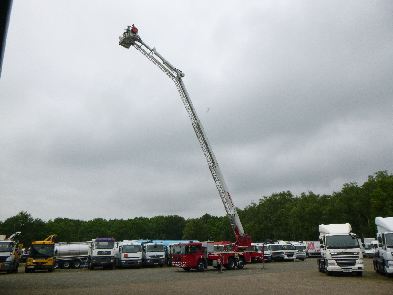 Autospeciala de stins incendii Mercedes Econic 6x2 RHD Magirus ALP325 fire truck: Foto 9