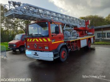 Autospeciala de stins incendii RENAULT M200: Foto 1