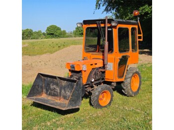 Kubota B7100D - Tractor comunal