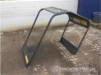 Bobcat 323 - Cabină