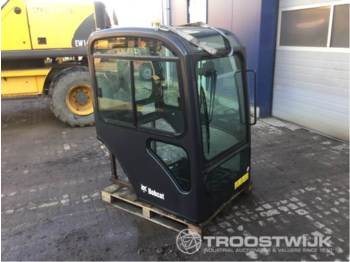 Bobcat E16 - Cabină