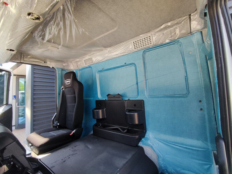 Cabină și interior pentru Camion Iveco STRALIS HI STREET - TRAKKER Euro 6: Foto 7