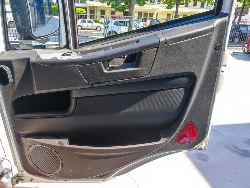 Cabină și interior pentru Camion Iveco STRALIS HI STREET - TRAKKER Euro 6: Foto 9