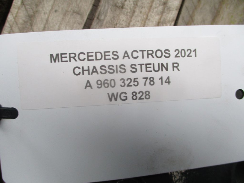Cadru/ Şasiu pentru Camion Mercedes-Benz A 960 325 78 14 CHASSIS STEUN RECHTS EURO 6 MODEL 2021 MP5: Foto 3