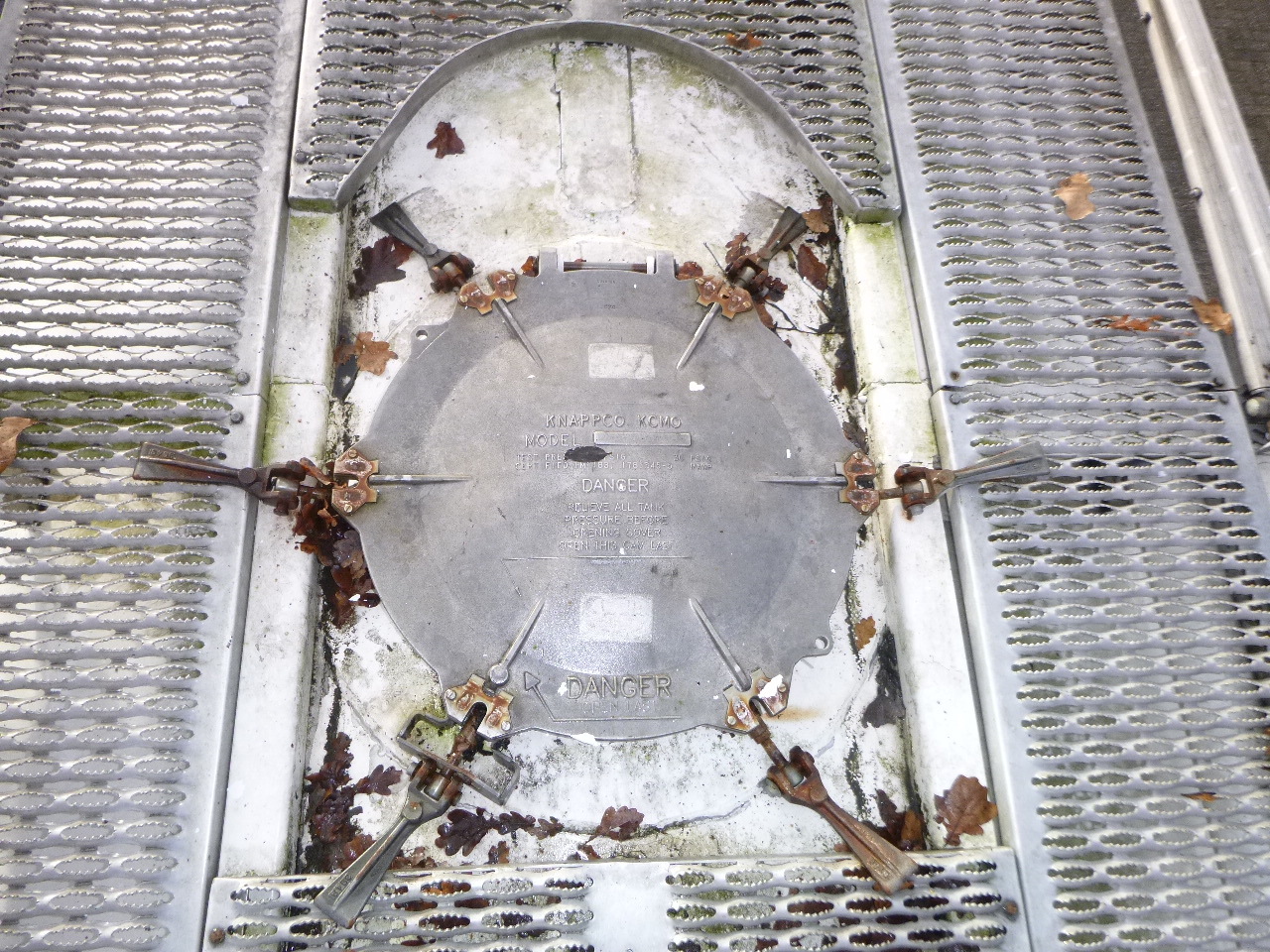 Semiremorcă cisternă pentru transport de făină Cobo Powder tank alu 58 m3 (tipping): Foto 17