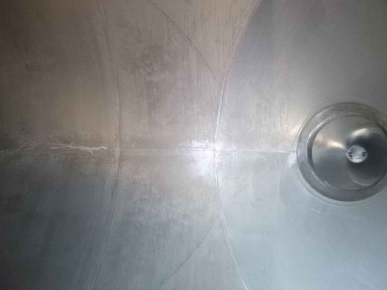 Semiremorcă cisternă pentru transport de făină Feldbinder Powder tank alu 63 m3 / 1 comp (tipping): Foto 6