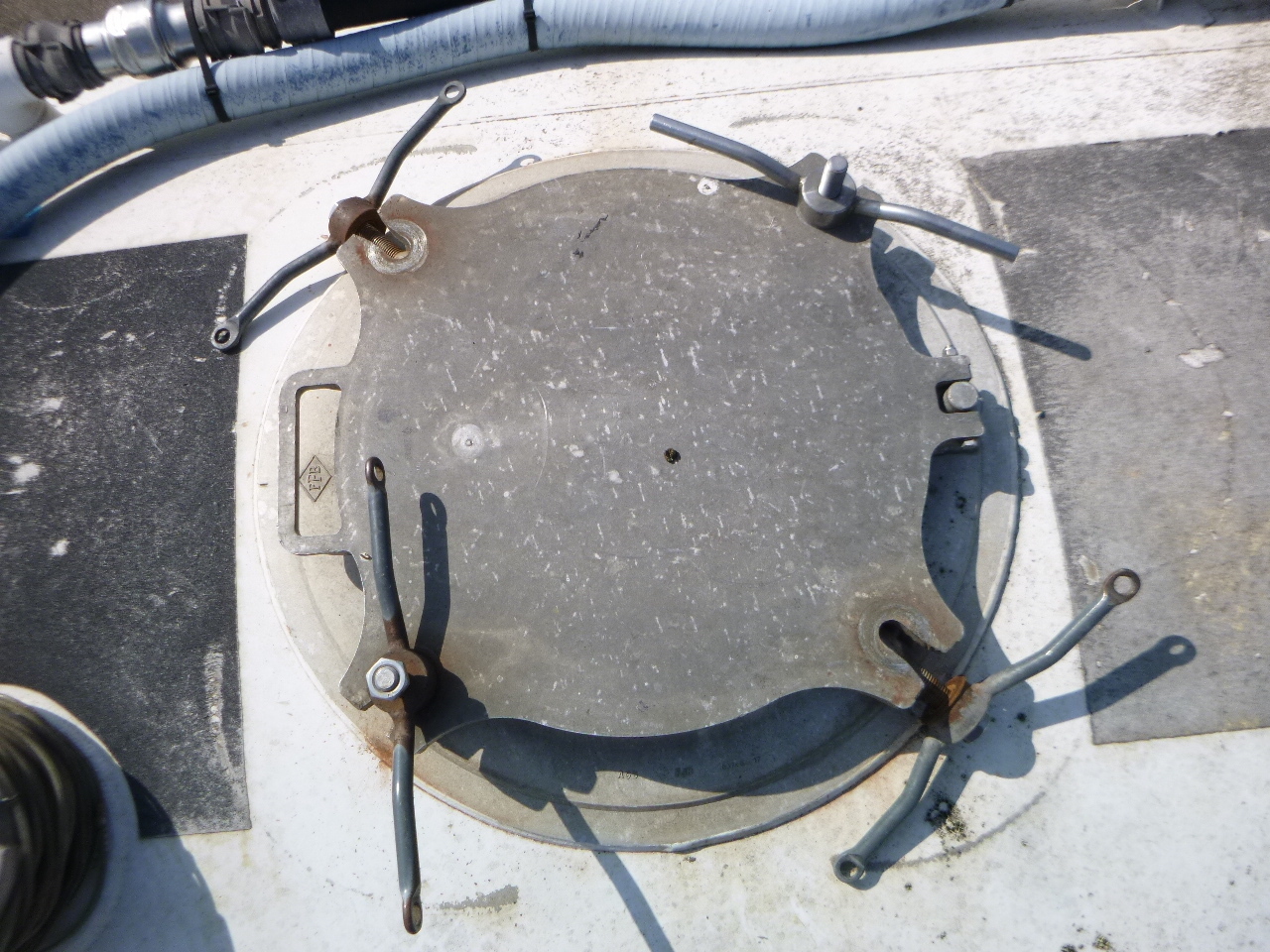 Semiremorcă cisternă pentru transport de făină Feldbinder Powder tank alu 63 m3 / 1 comp (tipping): Foto 18