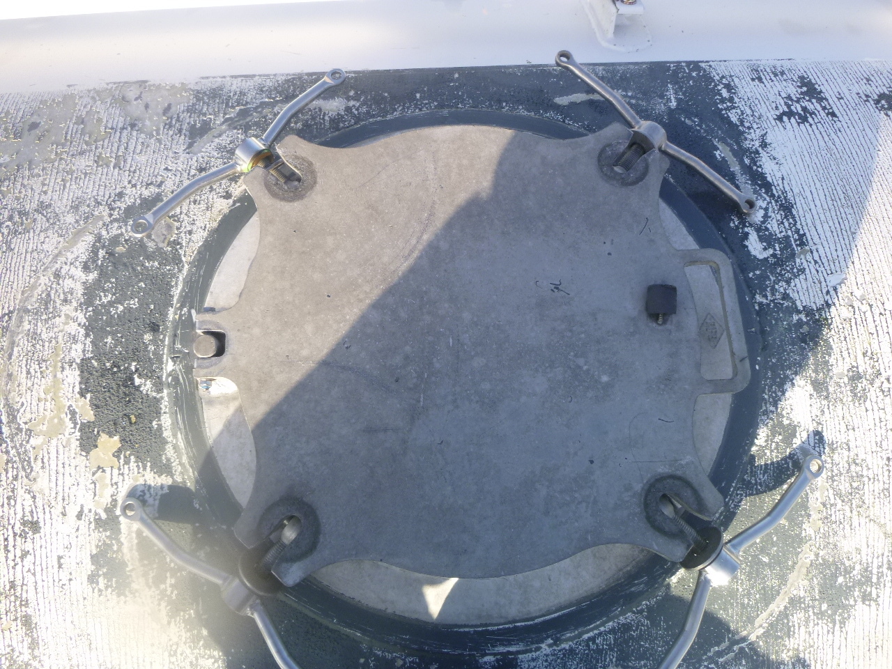 Semiremorcă cisternă pentru transport de făină Feldbinder Powder tank alu 63 m3 (tipping): Foto 10