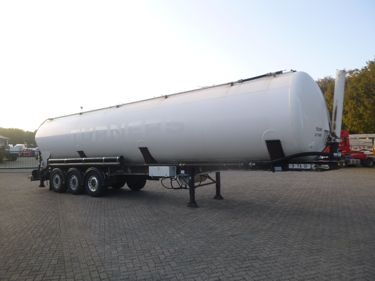 Semiremorcă cisternă pentru transport de făină Feldbinder Powder tank alu 65 m3 (tipping): Foto 2