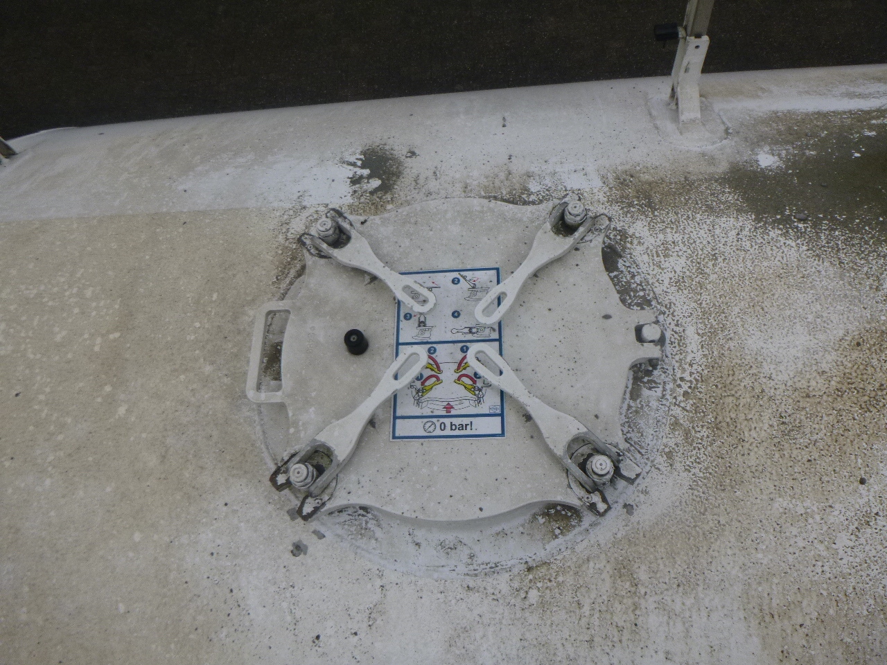 Semiremorcă cisternă pentru transport de făină Feldbinder Powder tank alu alu 49 m3 / 1 comp: Foto 22